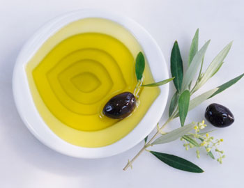 Cách thức Trị Mụn dứt điểm bằng dầu olive extra