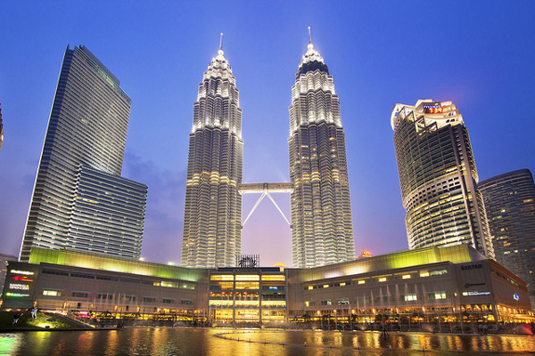 Ấn tượng tháp đôi Petronas Kuala Lumpur