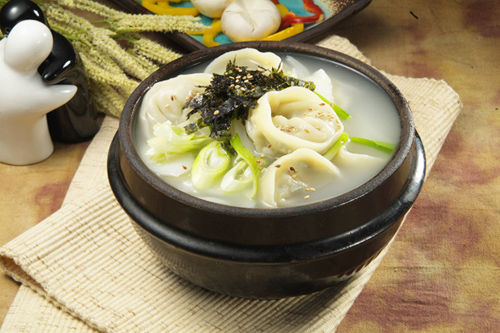 Mandu Hàn Quốc món súp được du khách ưa thích vào mùa xuân
