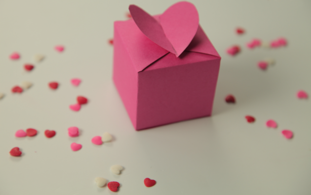 Cách làm hộp quà Valentine cực bắt mắt để tặng người yêu