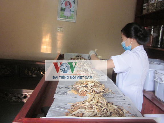 Lương y Nguyễn Thị Hiền nổi tiếng với bài thuốc chữa bệnh trĩ bằng Đông y
