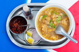 Món Bún cá Mohinga và Mỳ Nan Gyi Thohk khi đi tour Myanmar