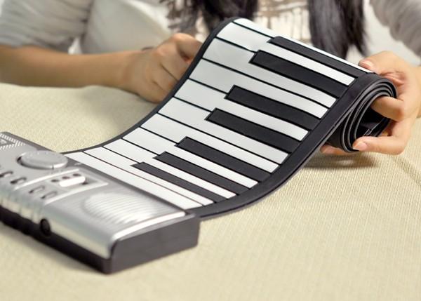 Đàn Piano điện tử có thể cuộn lại được như giấy