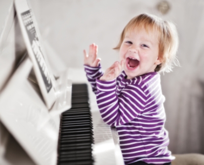 5 tuổi bé có thể học đàn piano được chưa