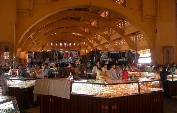 Du ngoạn Phnom Penh mua sắm giá rẻ tại chợ Nga