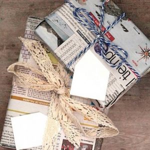 [Hướng dẫn] Cách gói quà bằng giấy báo đẹp mắt, dễ thực hiện