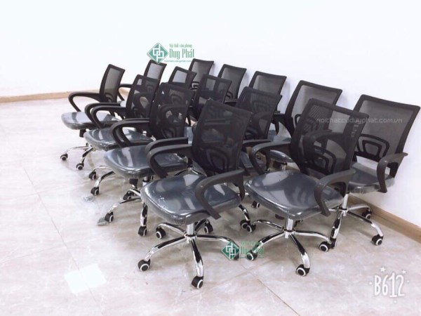 Tư vấn: Nên mua ghế quỳ hay ghế xoay văn phòng thì tốt nhất ?